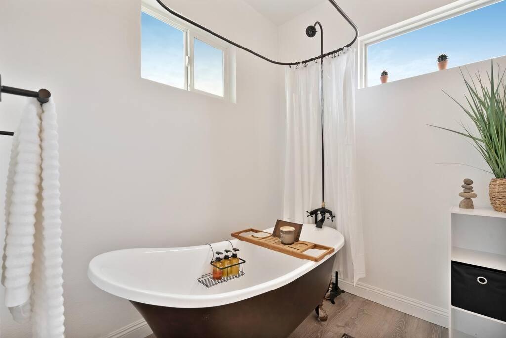 Beautiful Newly Remodeled Home, Near Jt Park Джошуа-Трі Екстер'єр фото