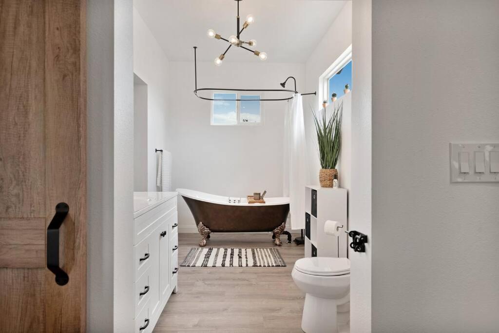 Beautiful Newly Remodeled Home, Near Jt Park Джошуа-Трі Екстер'єр фото